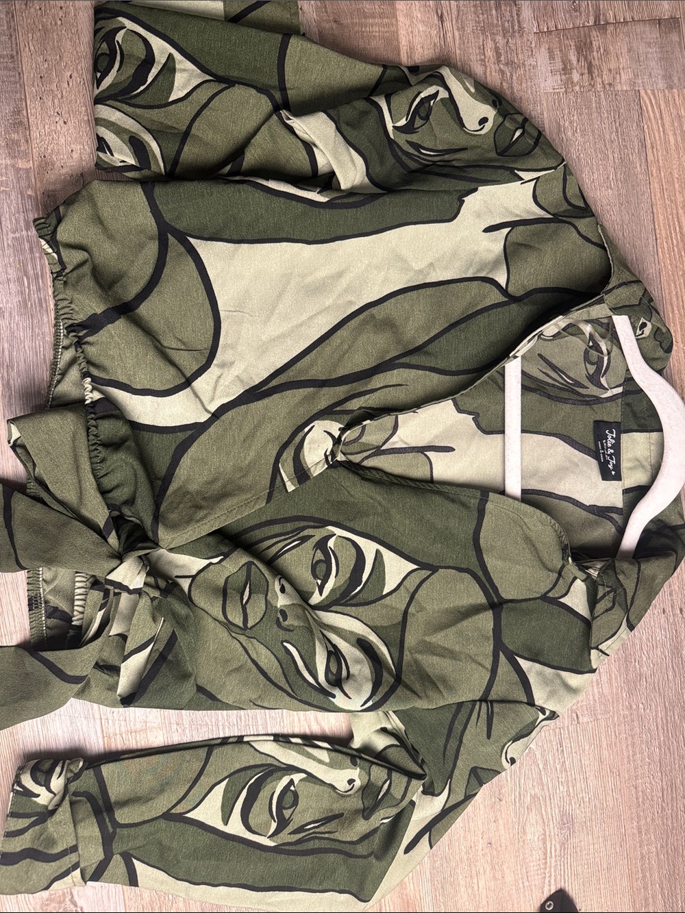 Abstract Jolie & Joy Olive Green Women's
Blouse - Rare